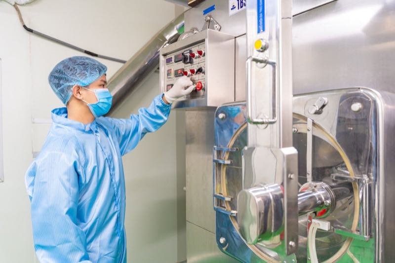 Hình ảnh phòng máy và lab Topqueen